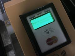 У київському метрополітені запровадили систему PayPass