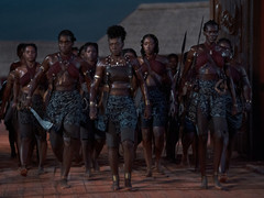 "Жінка-король"