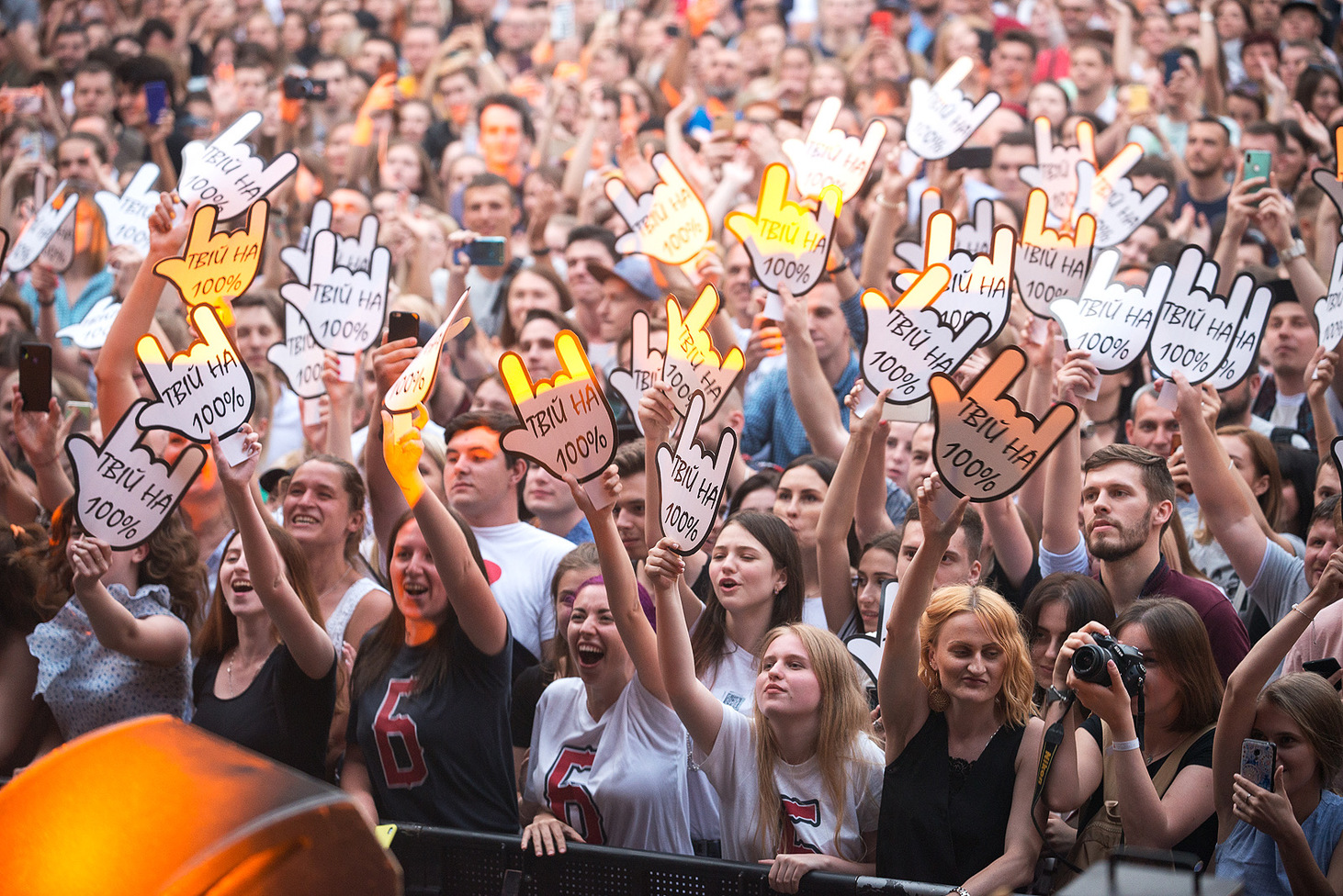Уникальная выставка, мастер-классы, концерт в новом составе: как прошёл концерт Бумбокс в Киеве