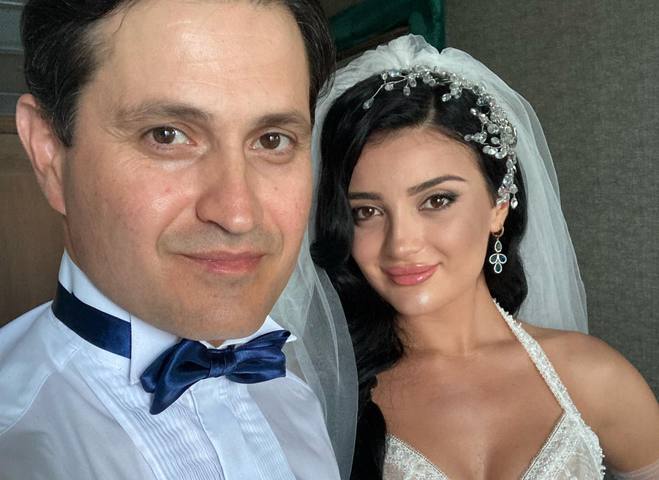 Ахтем Сеитаблаев со старшей дочерью Назлы