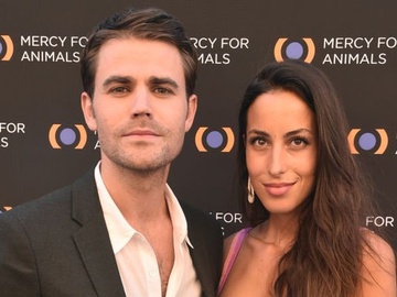 Зірка «Щоденників вампіра» Пол Веслі подав на розлучення після чуток про роман дружини з Бредом Піттом