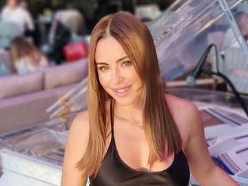 Лорак станцювала в боді на підборах з бойфрендом і знову вимкнула коментарі