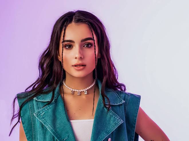 Анна Трінчер