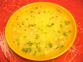Сирний суп з ковбасою