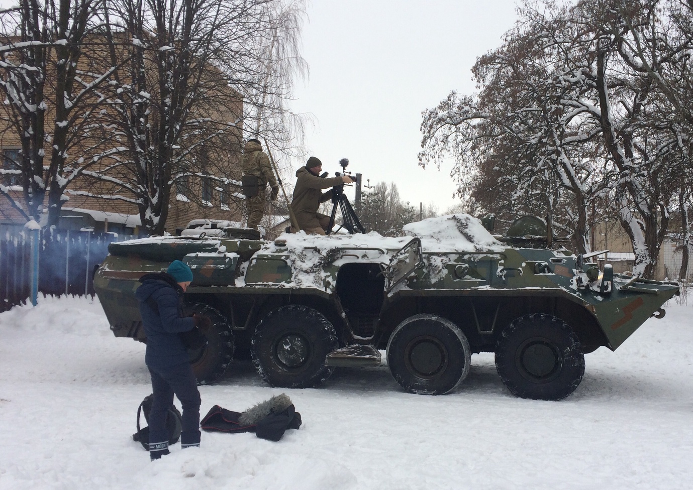 Земля блакитна, ніби апельсин бекстейдж