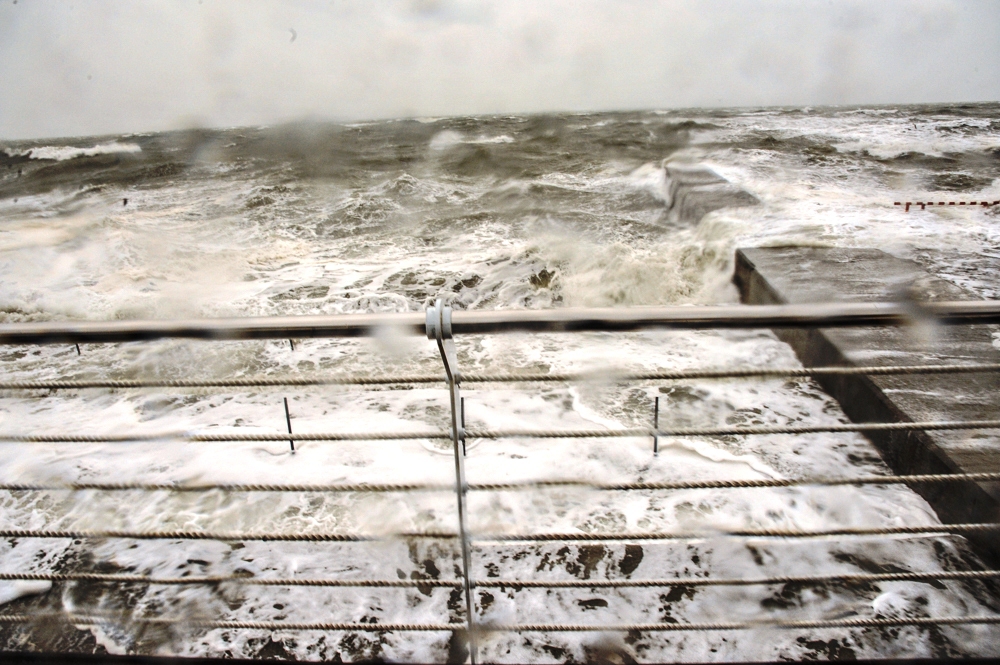 Шторм в Одессе: город накрыла разрушающая сила стихии