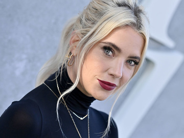 Зірка «Милих ошуканок» Ешлі Бенсон вагітна первістком