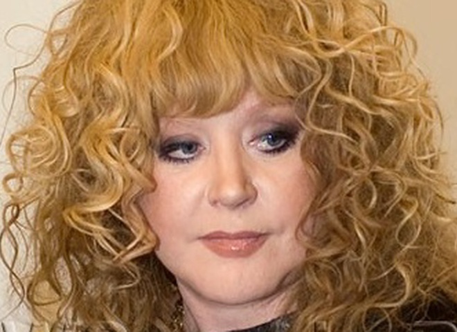 Лариса Долина