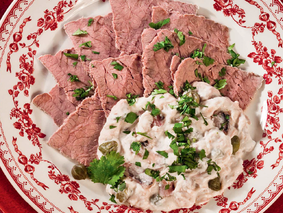 Телятина под соусом из тунца