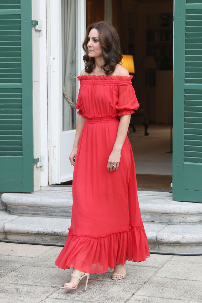 Кейт Миддлтон в алом платье от Alexander McQueen