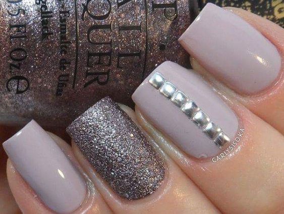 Манікюр з великими блискітками