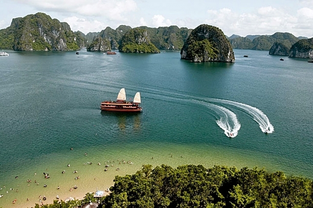 Бухта Ха Лонг во Вьетнаме