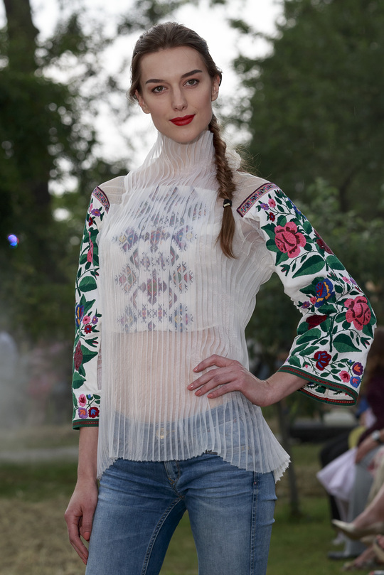 Оксана Караванська представить у Парижі вишиванки Couture