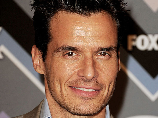 Антонио Сабато