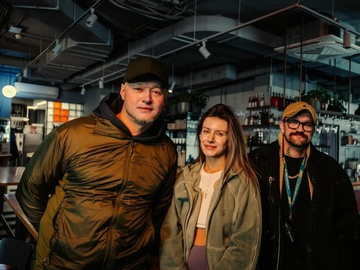 Хливнюк представив кліп на "особисту" пісню з дівчиною в нічному ресторані