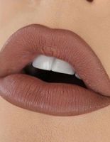 Увеличить губы с помощью макияжа Увеличить губы с помощью макияжа