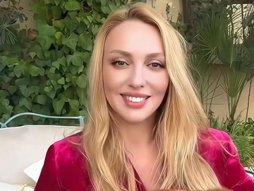 "Шантажував нас": Полякова прокоментувала поцілунки з Міцкевичем