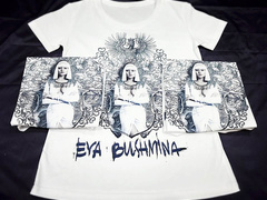 Єва Бушміна випустила футболки