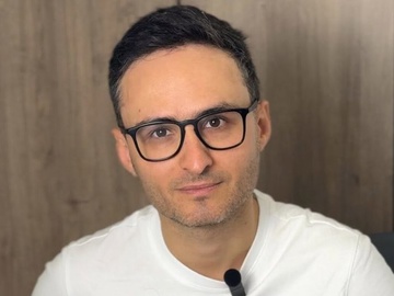 З сивиною та густою бородою: Ігор Ласточкін здивував змінами у зовнішності