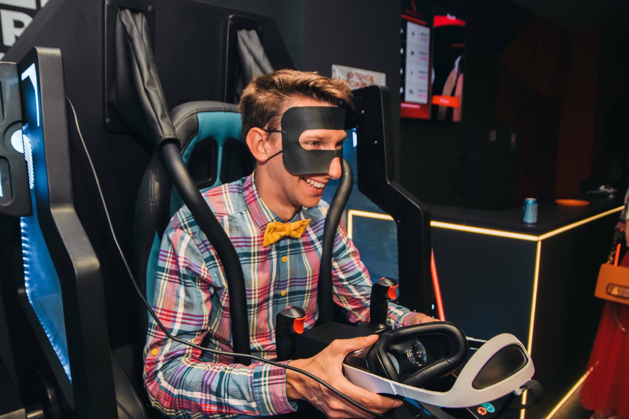 В Киеве прошла селебритиз-презентация игры RevolVR "Дикий запад"