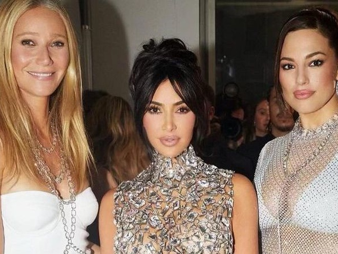 Пелтроу, Грем і Робертс заглянули на вечірку Кардаш'ян із важливого приводу