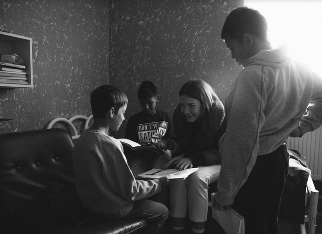 Українська співачка презентувала відео на нову пісню до міжнародного дня молитви за дітей сиріт