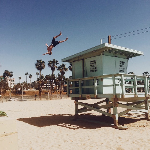 JAY ALVARREZ
