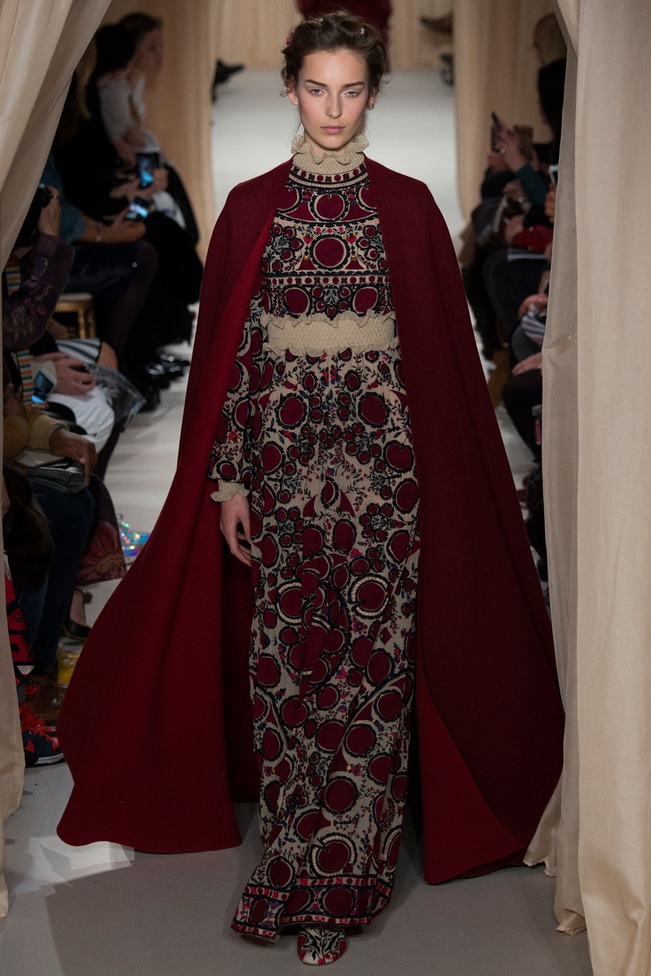 Вышиванка Haute Couture: показ весенней коллекции Valentino