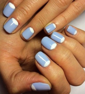 Синий маникюр: как и с чем носить  