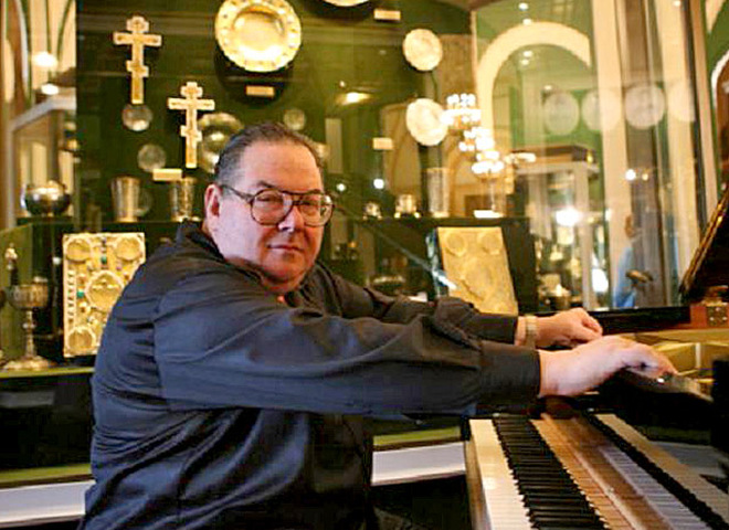 Николай Петров