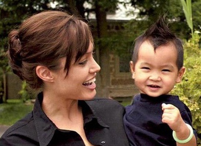 Анджелина Джоли с ребенком