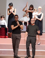 Dolce&Gabbana против Элтона Джона Dolce&Gabbana против Элтона Джона