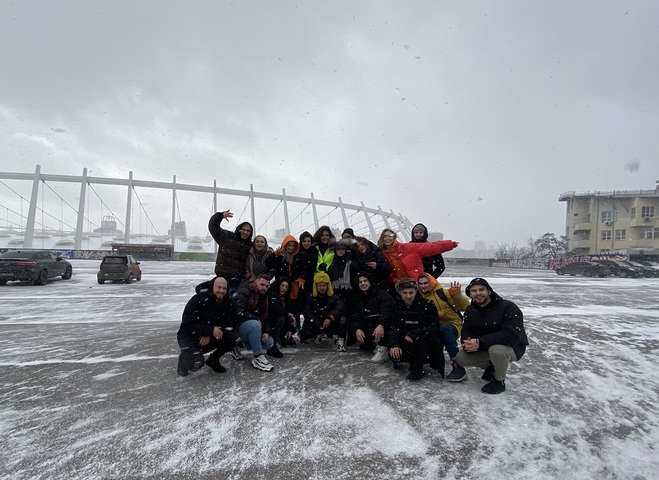 Дмитро Монатік зі своєю командою на проекті "Голос країни"