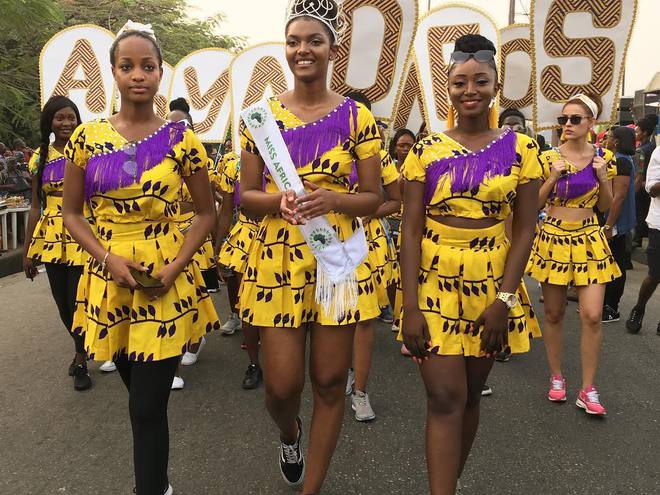 У Мисс Африки 2018 на сцене загорелся парик