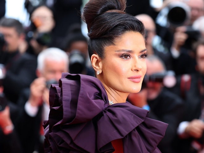 Сальма Гаєк відсвяткувала 18-річчя дочки у замку