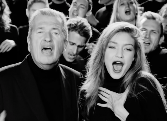 Модне привітання: Маріо Тестіно і Джіджі Хадід заспівали новорічну пісню