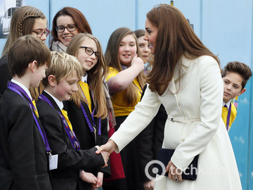 Вагітна Кейт Міддлтон показала животика