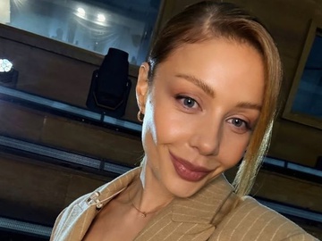 Ранкове селфі: Тіна Кароль продемонструвала сталевий прес у піжамі