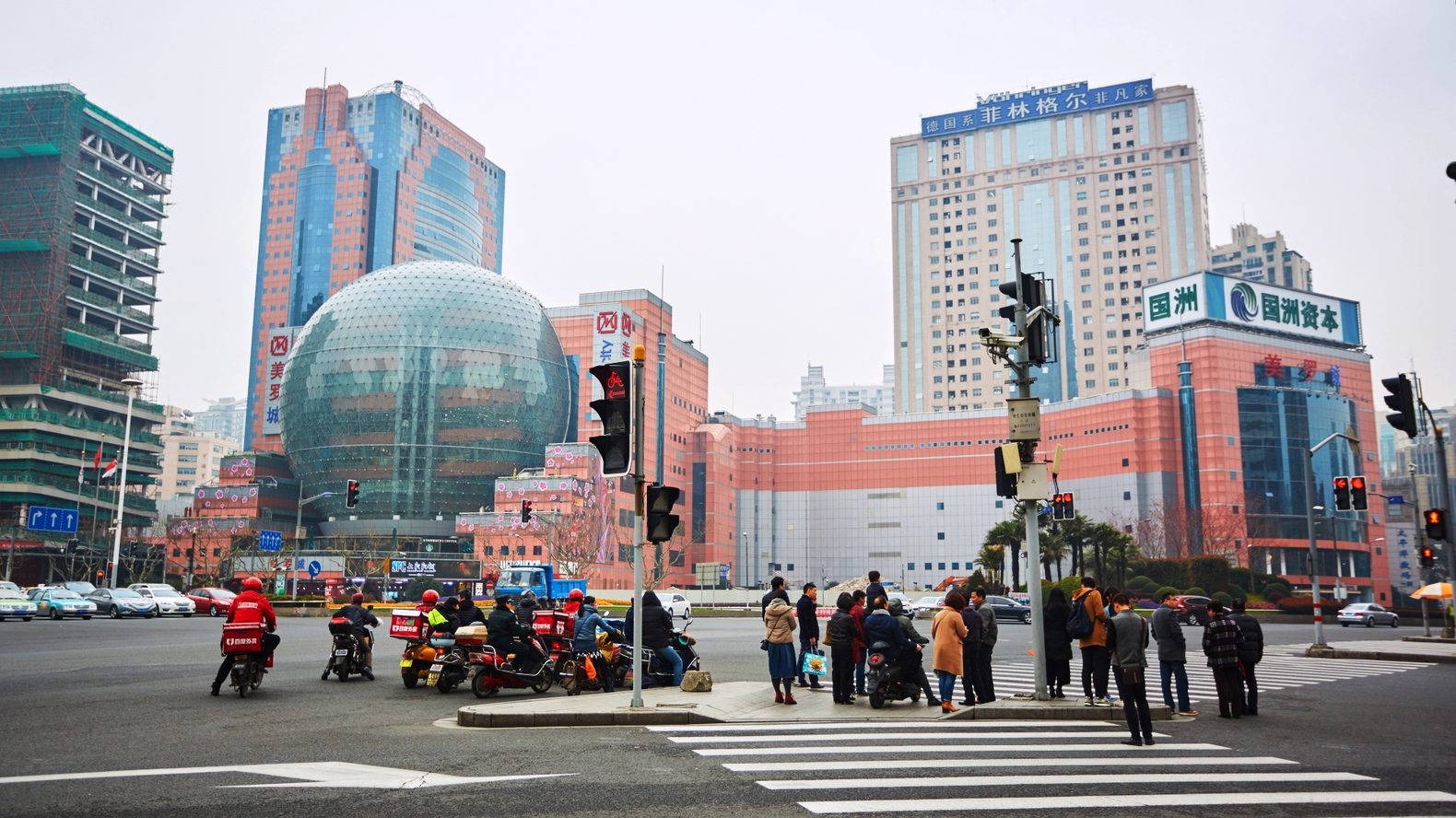 Інший Всесвіт очима популярного фотографа Андрія Саримсакова. Шанхай