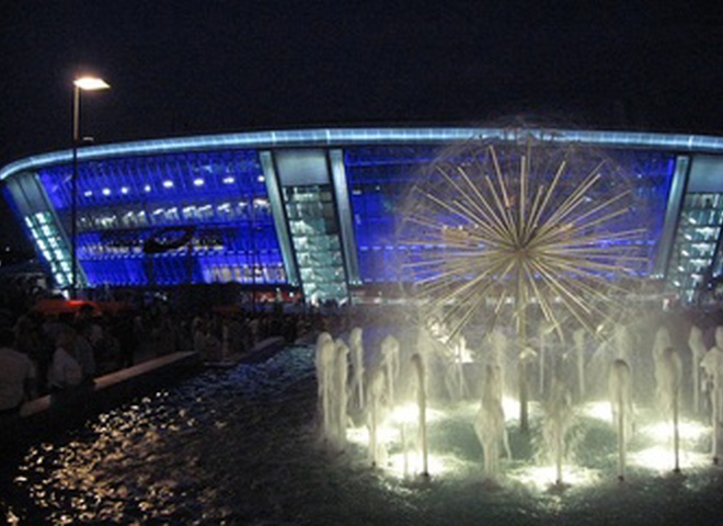 Шоу пришлось задержать на полчаса из-за большого скопления людей