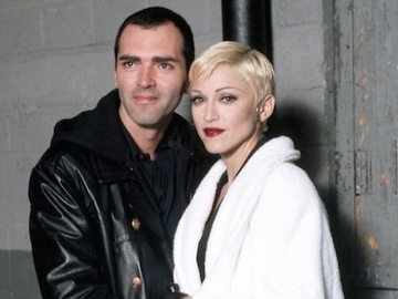 «Рада, що він більше не страждає»: Мадонна висловилася про смерть брата від раку