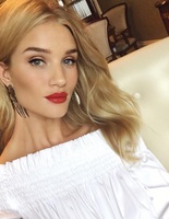 Розі Хантінгтон-Уайтлі інстаграм Розі Хантінгтон-Уайтлі інстаграм