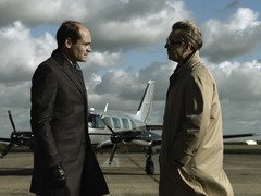 "Шпион, выйди вон!"