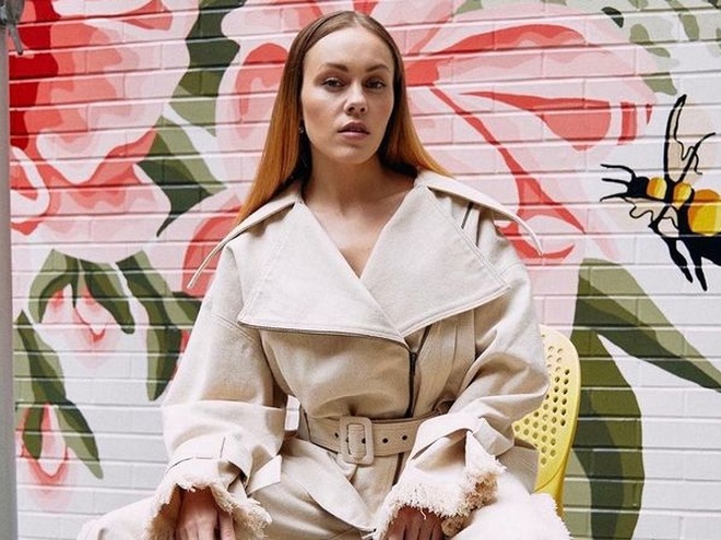 Alyosha після зміни зміни сценічного імені переклала свій знаменитий хіт українською — відео