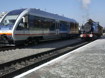 "Укрзалізниця" призначила 4 додаткові поїзди на Трійцю