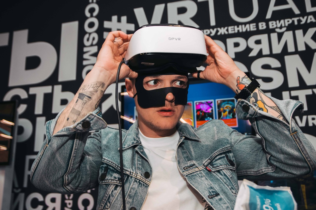 В Киеве прошла селебритиз-презентация игры RevolVR "Дикий запад"