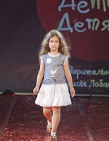 Larisa Lobanova HFW 2011 