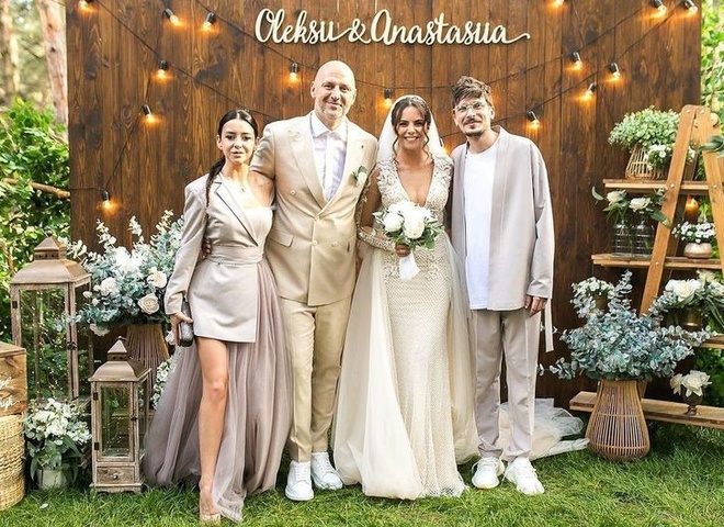 Позитив розповів про стосунки з ексдружиною та чутки щодо її зв’язку з Потапом