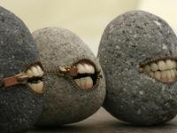 Каменные улыбки