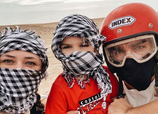 Юлия Санина с семьей